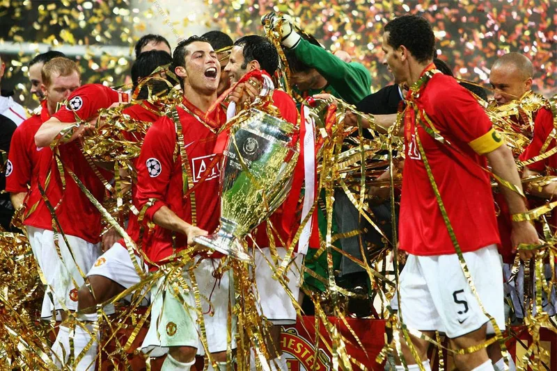 Manchester United là bệ phóng giúp Ronaldo từ cầu thủ trẻ kỹ thuật trở thành siêu sao hàng đầu bóng đá thế giới.